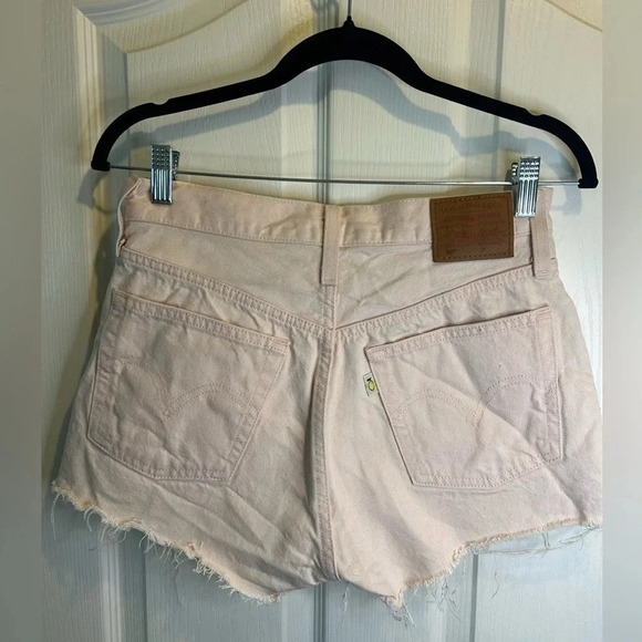 💖”Levi’s 501” Baby Pink Distressed Cut Off Short w/ Fringe Size 27💗 - Picture 3 of 14